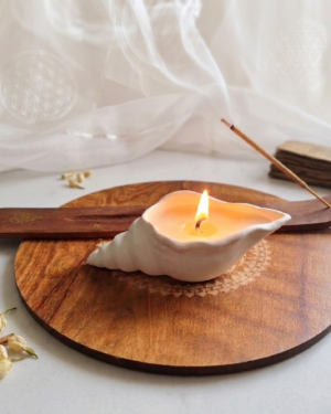 Meditation set – 1 agarbatti/incense Stand, 1 Shankh / Sea shell shaped mild fragrance candle, 1 Large size coaster
