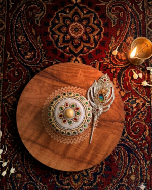 Sindoor / Kumkum Dibba Set – 1 Marble Sindoor/ Kumkum Dibba, 1 Sindoor stick, 1 Large size coaster