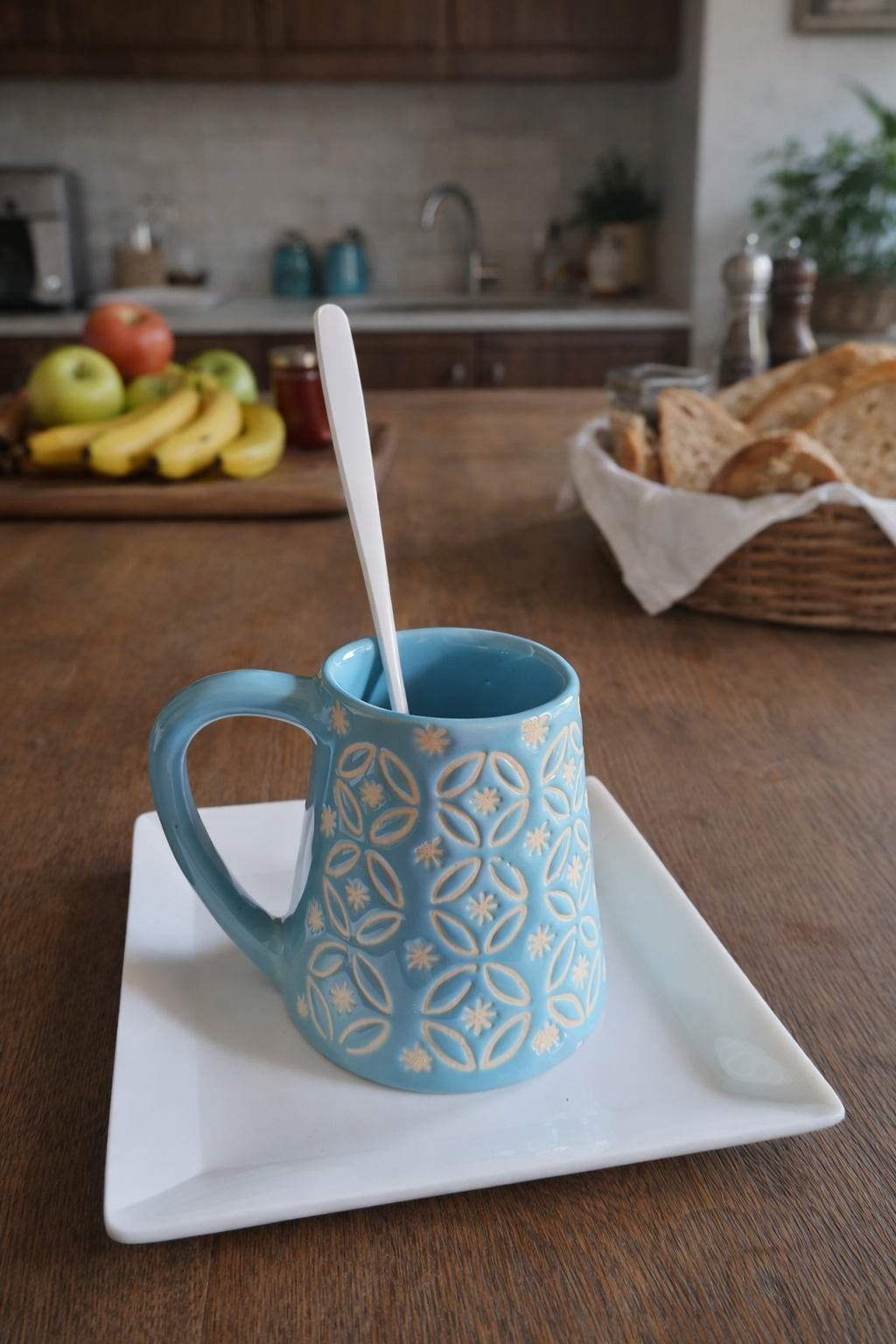 Coffee mug set – 1 Blue and white ceramic coffee mug, with 1 white tray and 1 stainless steel white spoon - Image 4