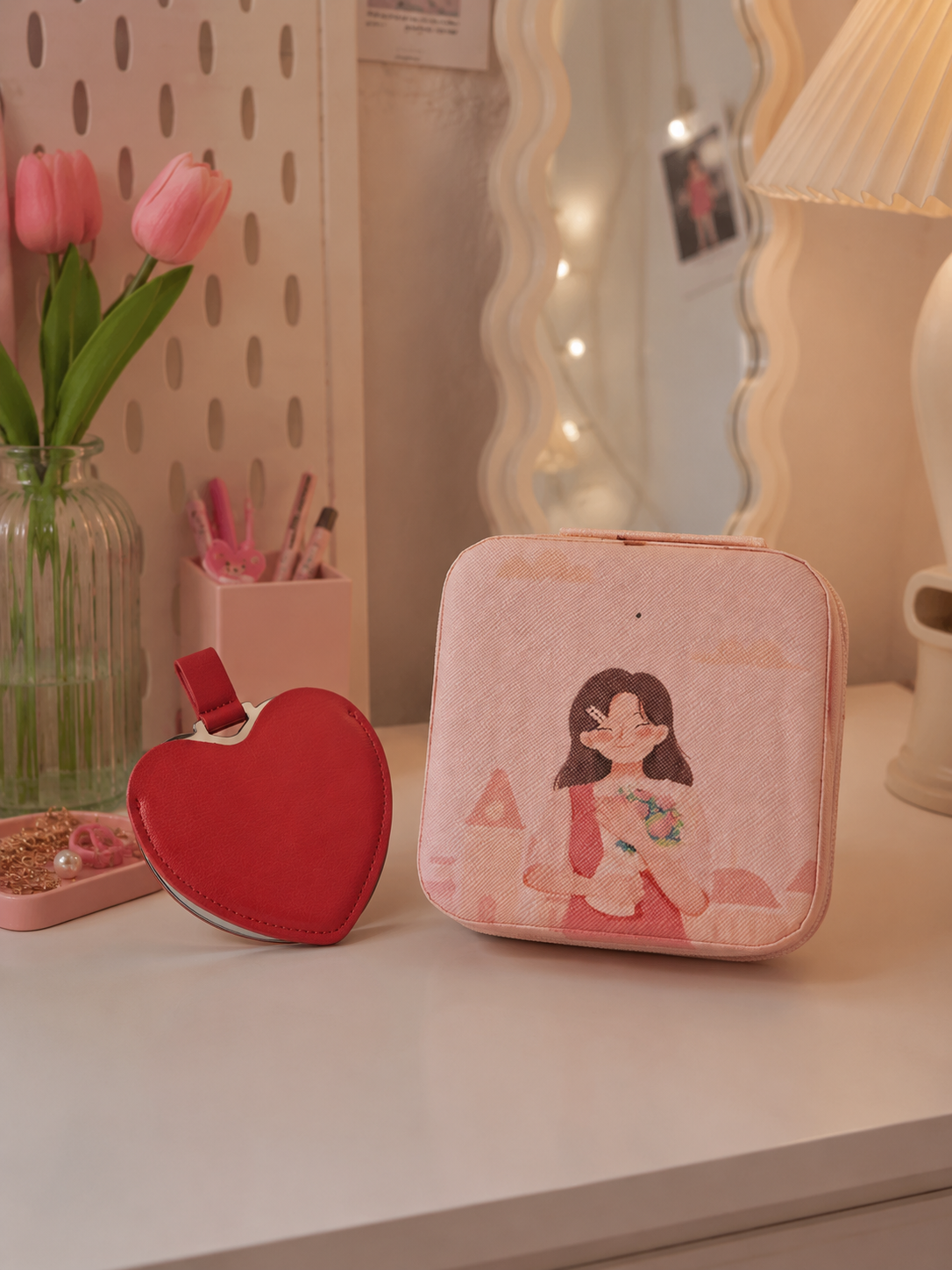 Red heart – 1 Jewelry organizer case and 1 mini face mirror with cover